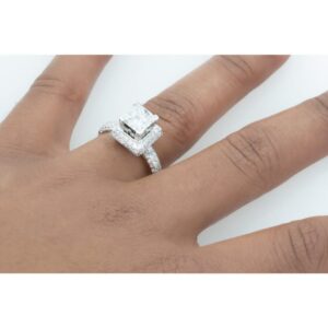 18KT White Gold 1.00 CTW Diamond Halo Engagement Ring